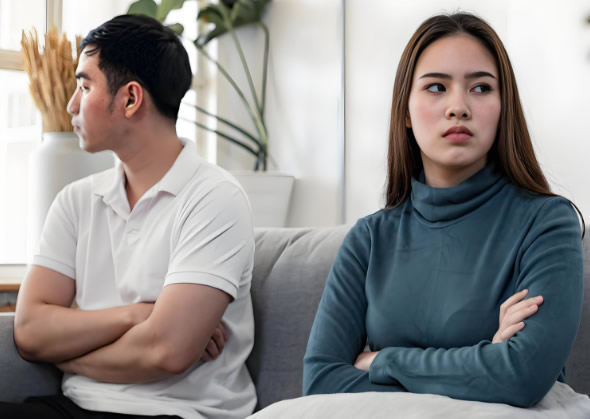 当男人发现被背叛无异于有人拿刀往他心窝上捅